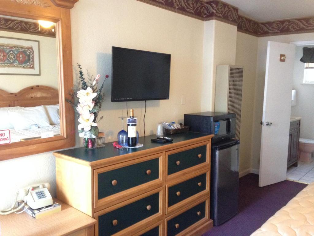 Travelers Inn And Suites سووث لاك تاهوي الغرفة الصورة