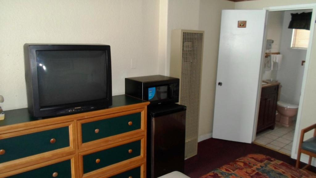 Travelers Inn And Suites سووث لاك تاهوي الغرفة الصورة